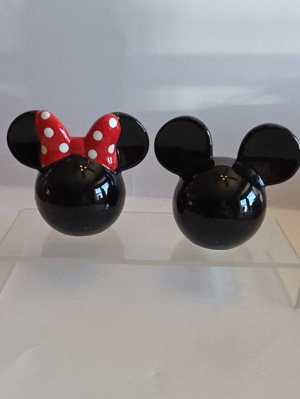 Disney Mickey Mouse And Minnie Black Ceramic Salt & Pepper Shakers